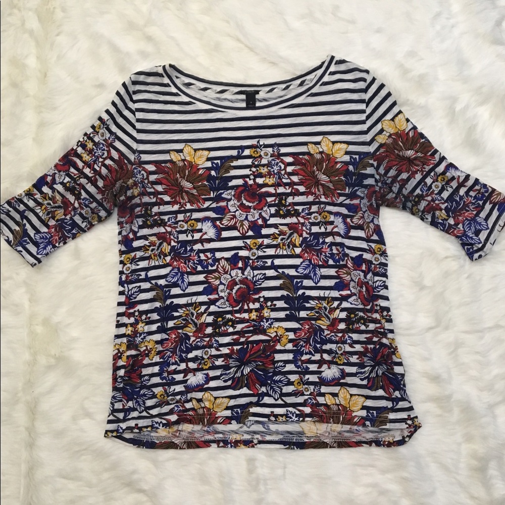 J crew 3/4 length sleeve patterned top